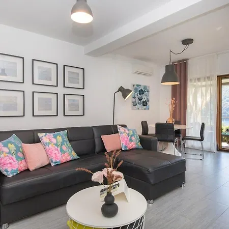 Apartment Istria Sea Side 210 & 209 *